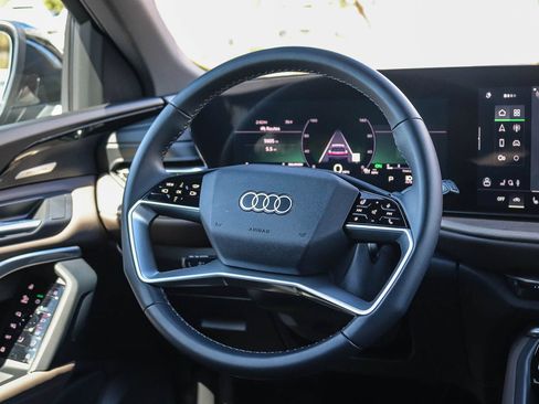 Certified 2025 Audi Q5 Premium AWD/4WD image 16