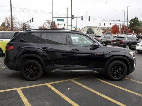 New 2026 Volkswagen Atlas Peak Edition image 4