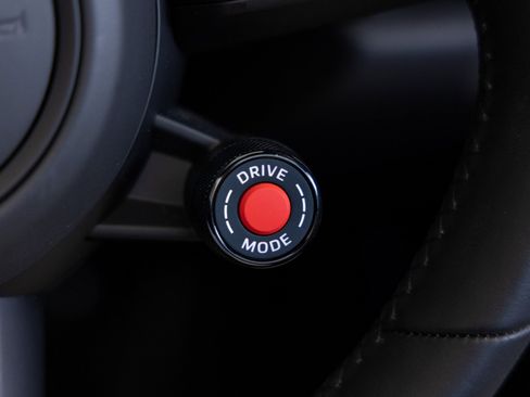 Used 2025 Porsche 911 Carrera image 15