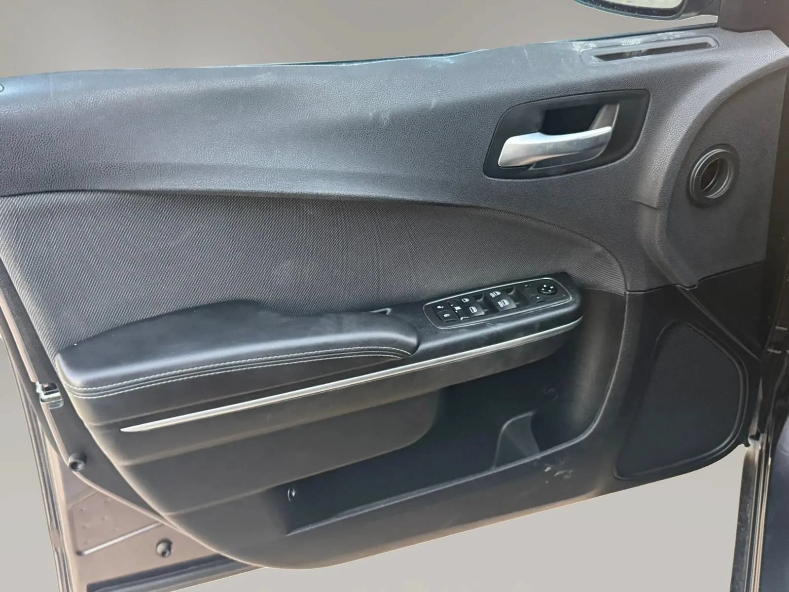 Used 2018 Dodge Charger SXT RWD image 34