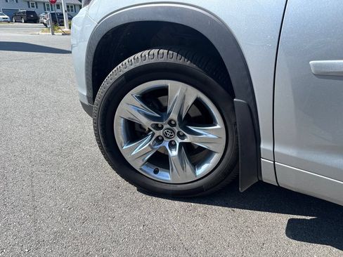 Used 2018 Toyota Highlander Limited AWD/4WD image 28