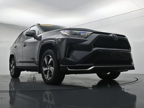 Used 2021 Toyota RAV4 SE w/ Weather & Moonroof Package AWD/4WD image 32