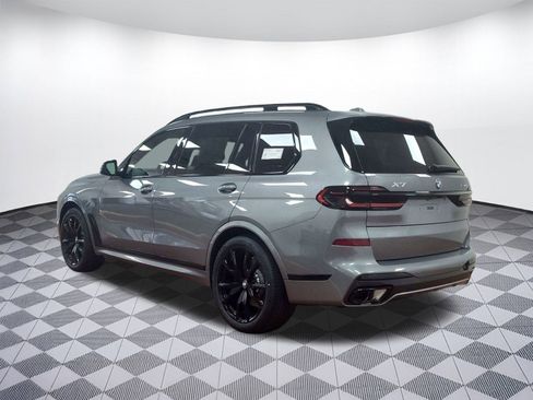 Used 2026 BMW X7 xDrive40i w/ M Sport Package image 3