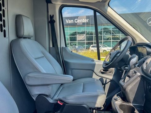 Used 2019 Ford Transit 250 130 Medium Roof image 18