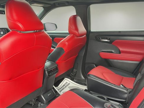 Used 2022 Toyota Highlander XSE AWD/4WD image 20