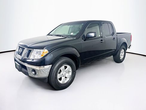 Used 2010 Nissan Frontier SE image 3