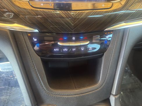 Used 2022 Cadillac XT6 Sport w/ Platinum Package image 13