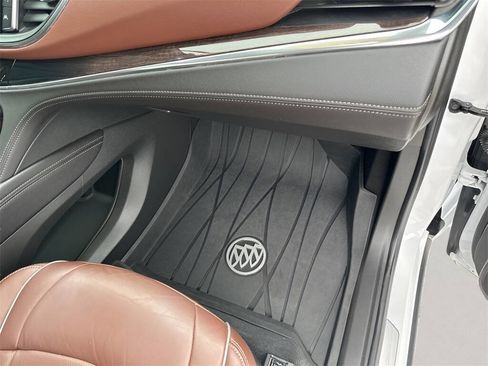 Used 2021 Buick Enclave Avenir image 45