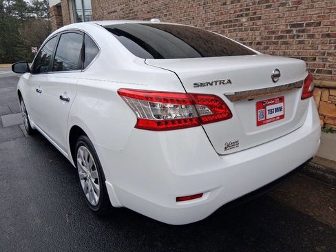 Used 2015 Nissan Sentra SV image 4