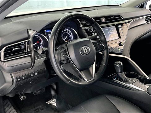 Used 2019 Toyota Camry SE image 14
