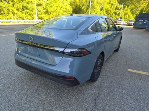 New 2026 Nissan Sentra SV FWD image 8