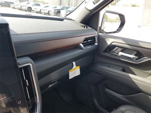 New 2026 GMC Yukon XL Denali image 25