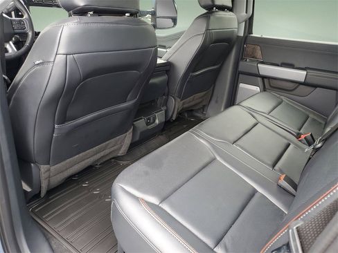 Used 2023 Ford F350 Lariat image 11