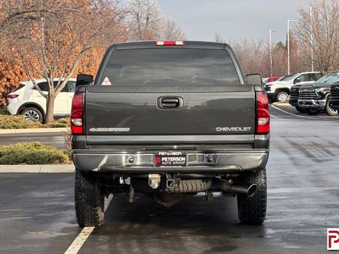 Used 2005 Chevrolet Silverado 2500 LT w/ Heavy-Duty Power Package image 5