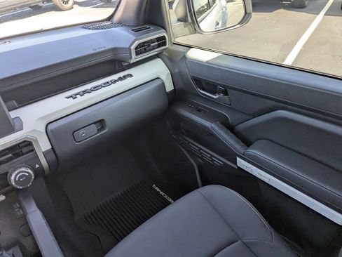 Used 2024 Toyota Tacoma TRD Sport image 16