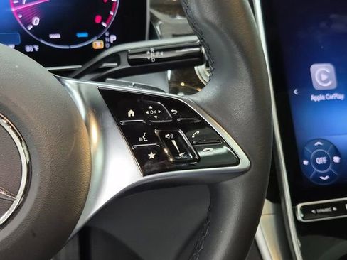 Used 2025 Mercedes-Benz GLC 300 image 27