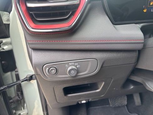 Used 2024 Chevrolet TrailBlazer RS w/ Convenience Package FWD image 19