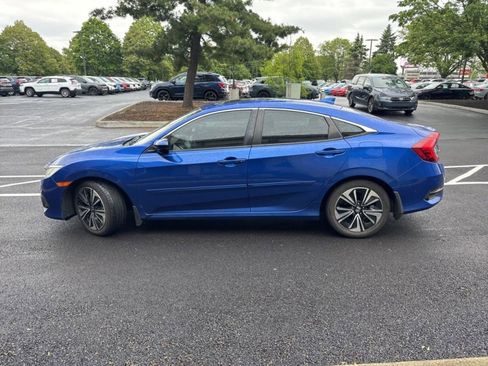 Certified 2017 Honda Civic EX-T image 6