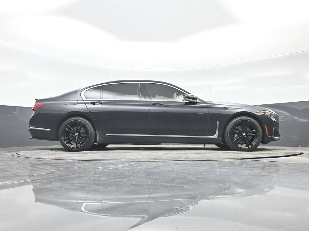 Used 2022 BMW 740i xDrive w/ Premium Package AWD/4WD image 32