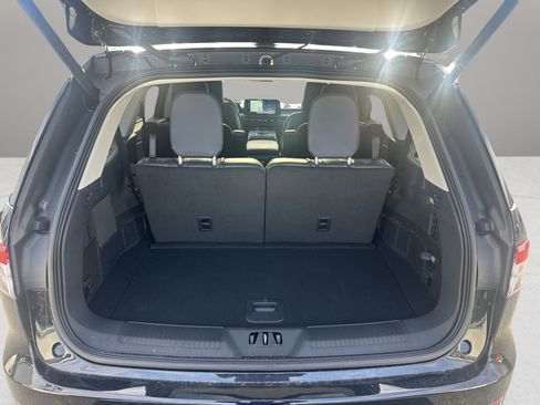 New 2025 Lincoln Aviator AWD w/ Jet Appearance Package image 8