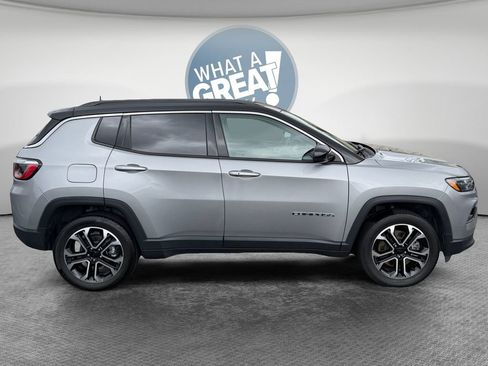 Used 2024 Jeep Compass Limited AWD/4WD image 2