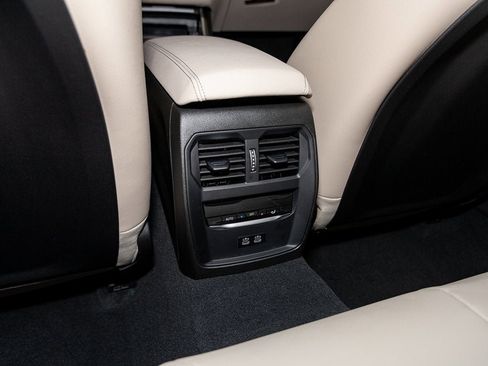 Used 2026 BMW 330i xDrive Sedan w/ Premium Package image 36