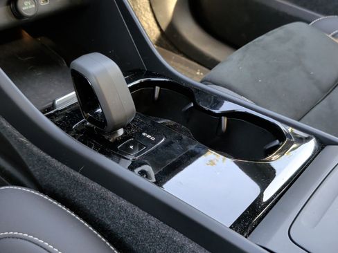 Used 2024 Volvo XC40 Recharge Ultimate w/ Protection Package Premier image 24