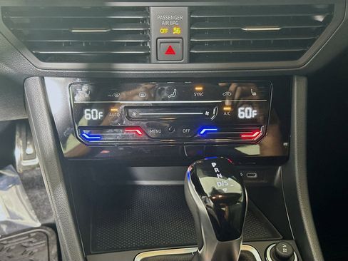 Used 2026 Volkswagen Jetta Sport FWD image 22