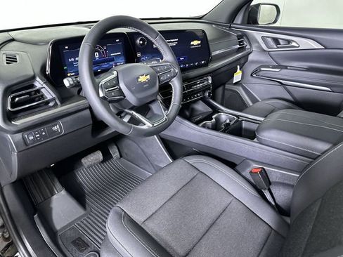 New 2026 Chevrolet Traverse LT w/ Driver Confidence Package FWD image 11