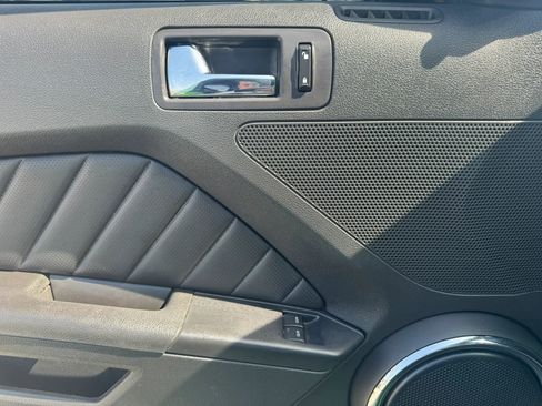 Used 2014 Ford Mustang GT Premium image 19