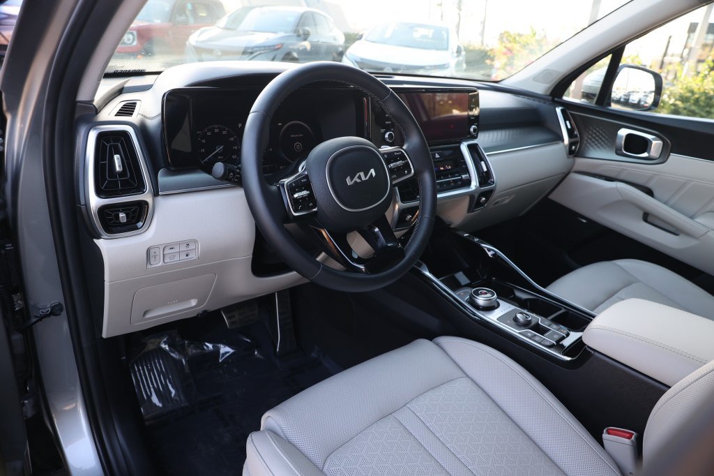 Used 2023 Kia Sorento SX Prestige AWD/4WD image 17