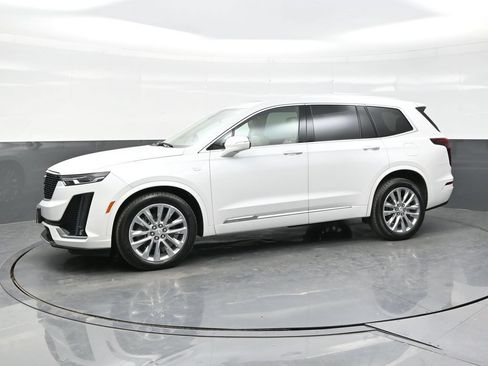 Certified 2023 Cadillac XT6 Premium Luxury AWD/4WD image 3