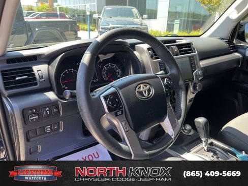 Used 2022 Toyota 4Runner SR5 Premium w/ Moonroof Package AWD/4WD image 6