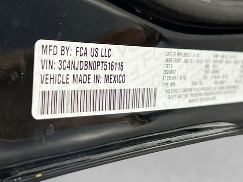 Used 2023 Jeep Compass Latitude AWD/4WD image 29