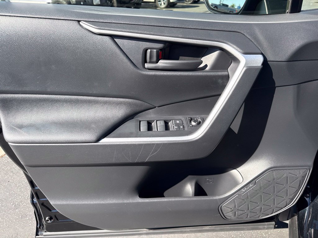 Certified 2025 Toyota RAV4 LE FWD image 18