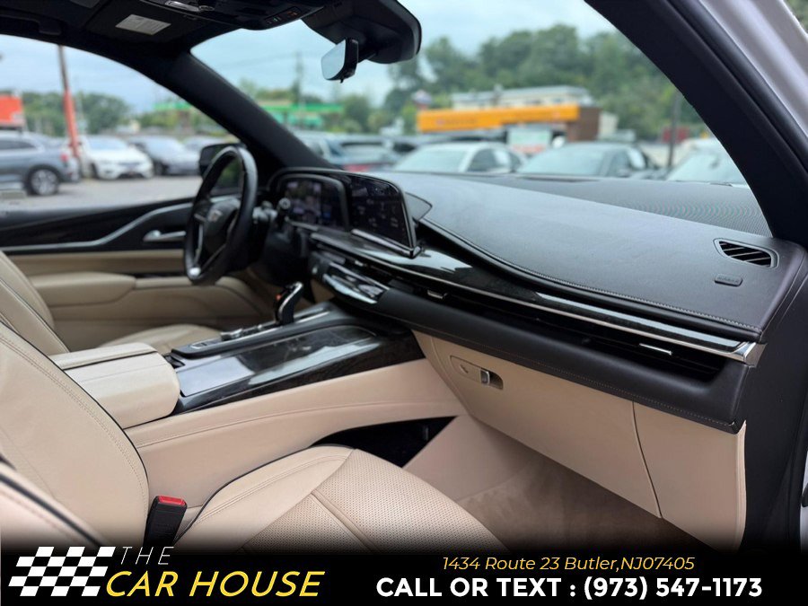 Used 2024 Cadillac Escalade Premium Luxury RWD image 22