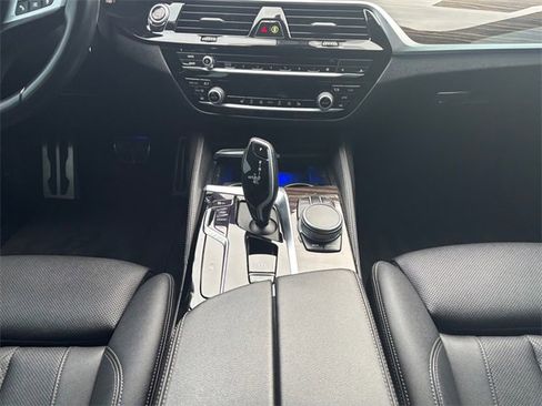 Used 2021 BMW 540i w/ M Sport Package image 11