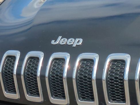 Used 2014 Jeep Cherokee Sport image 12