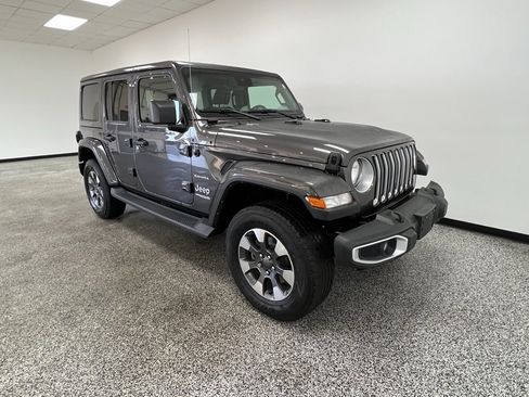 Used 2021 Jeep Wrangler Unlimited Sahara w/ Uconnect 4C Nav & Sound Group image 17