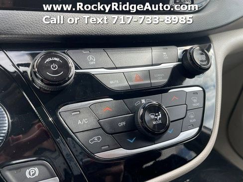 Used 2023 Chrysler Voyager LX image 26