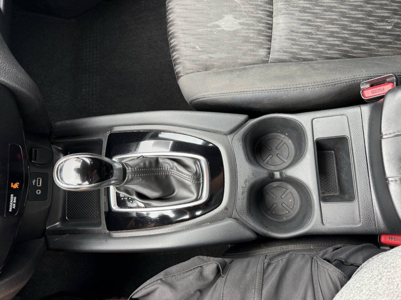 Used 2020 Nissan Rogue S AWD/4WD image 29