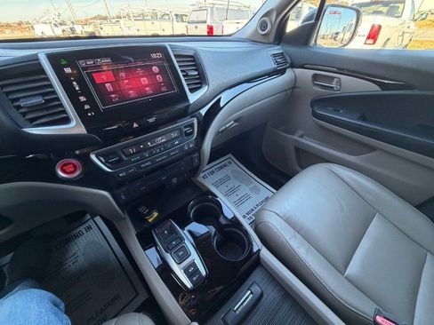 Used 2016 Honda Pilot Touring image 15