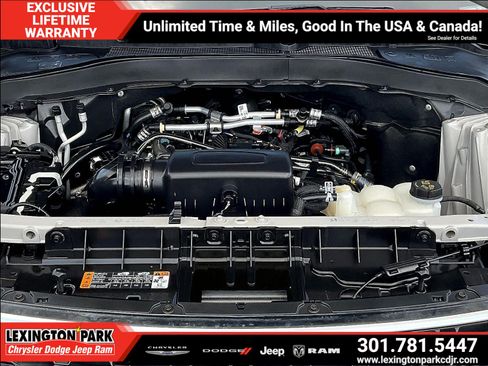Used 2023 Ford Explorer XLT AWD/4WD image 30