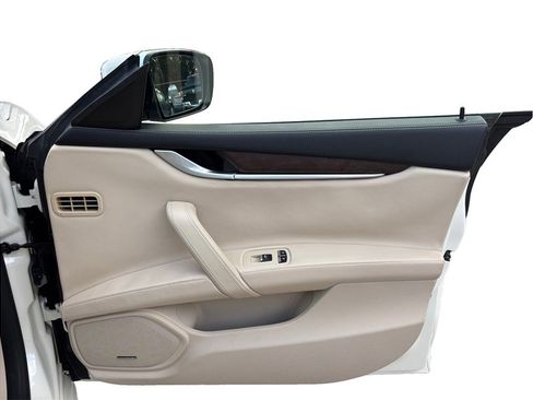 Used 2016 Maserati Ghibli S image 45