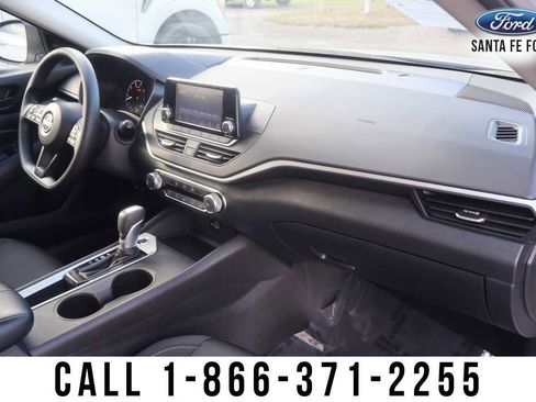 Used 2024 Nissan Altima 2.5 S FWD image 23