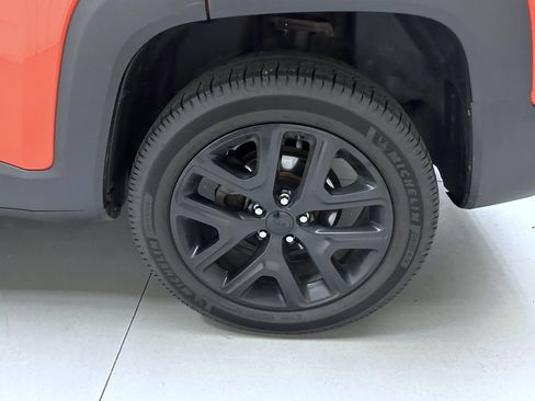 Used 2018 Jeep Renegade Altitude AWD/4WD image 22