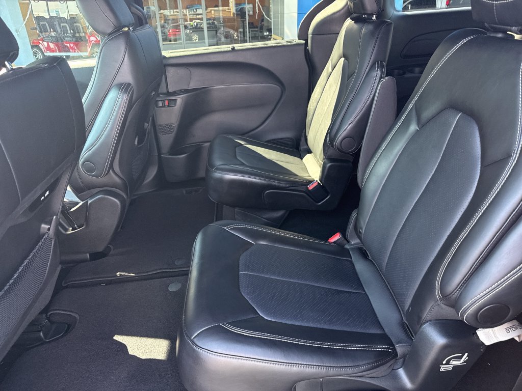 Used 2026 Chrysler Pacifica Select FWD image 28