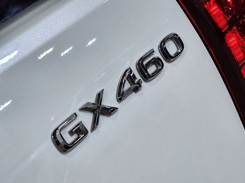 Used 2020 Lexus GX 460 Luxury w/ Luxury Sport Package AWD/4WD image 25