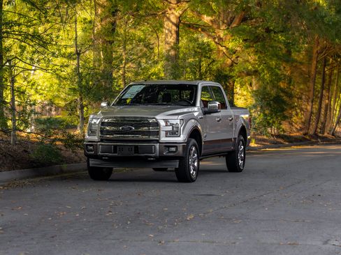 Used 2017 Ford F150 King Ranch w/ Equipment Group 601A Luxury AWD/4WD image 47