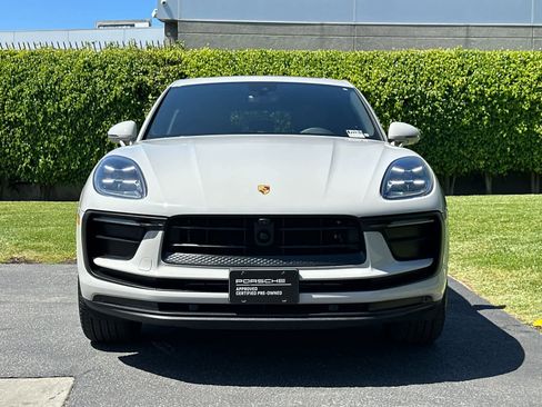 Certified 2025 Porsche Macan AWD/4WD image 11